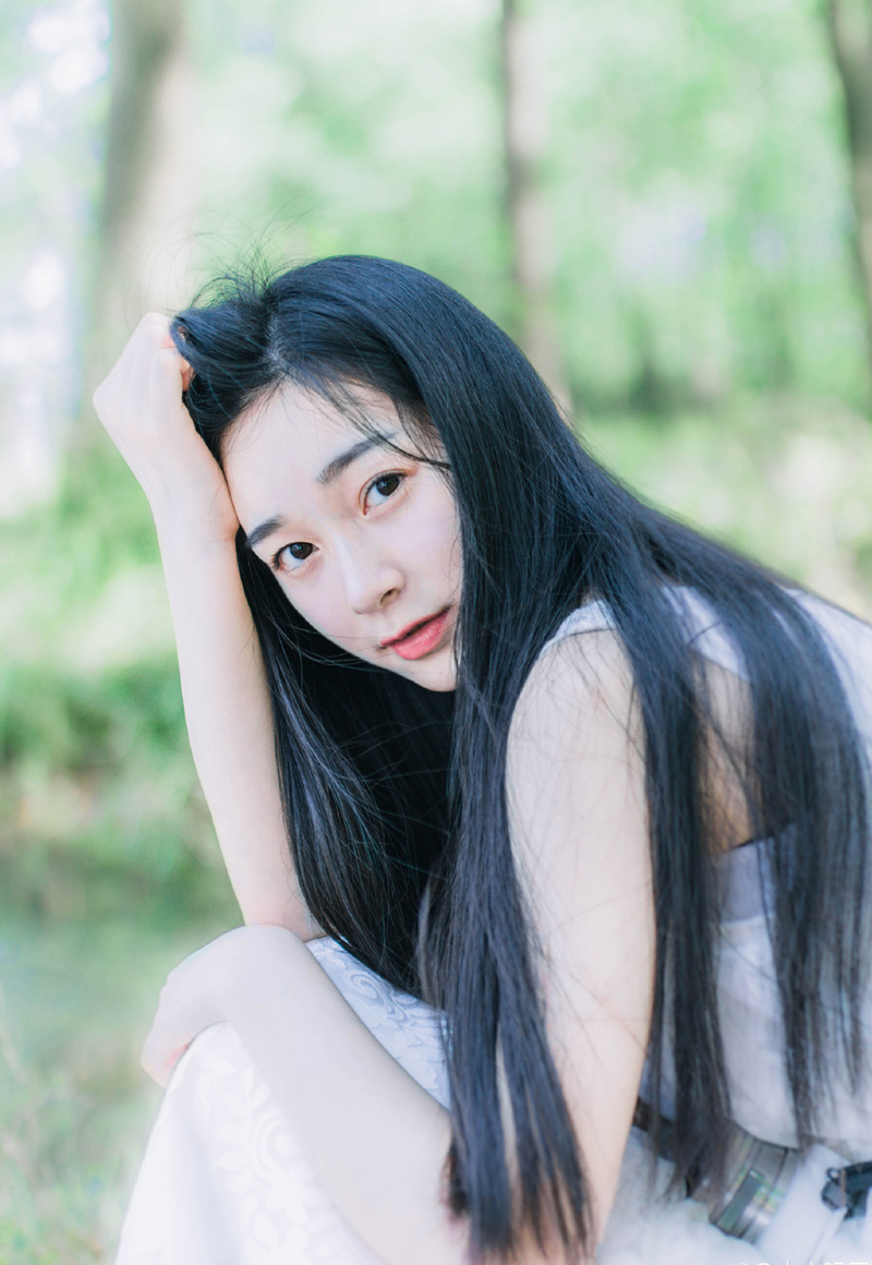 “不可能的，都督怎么可能阵亡，一定是你们乱传消息，意图霍乱三军！”一名将领愤怒的咆哮起来，一脚将一名战士踹倒在地上。